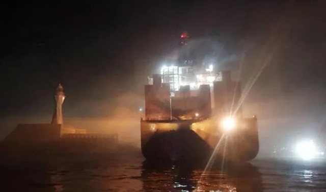 突發(fā)！一艘集裝箱船撞上防波堤擱淺！多家船司共艙！涉及掛靠蛇口、香港等...