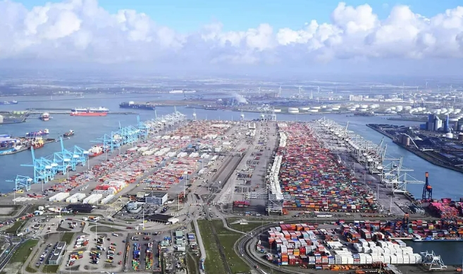 上調(diào)運價1000美元！船公司宣布8月15日起生效